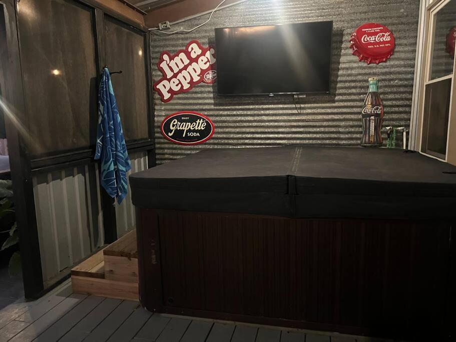 Navasota Hot Tub, Fire Ring And A Large Family Kitchen!ヴィラ エクステリア 写真